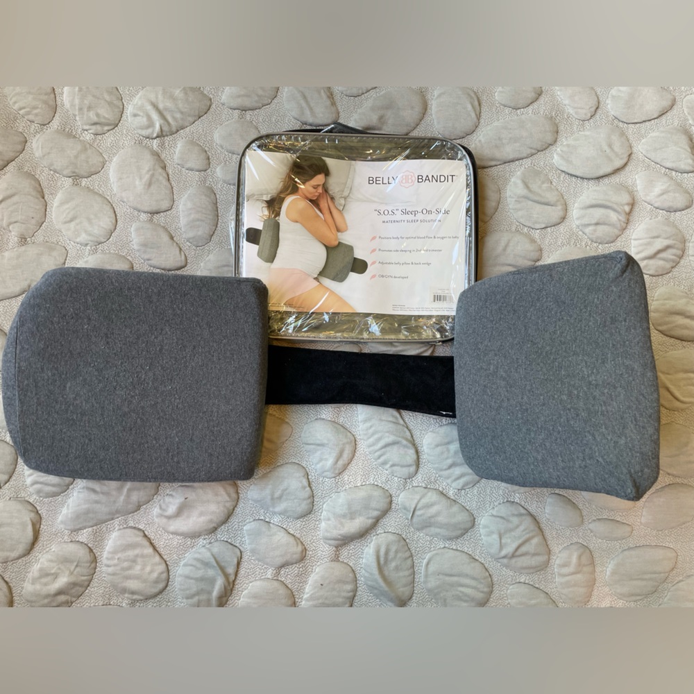 Maternity pillow. Belly Bandit Sleep on side pillow. OS. Gray.